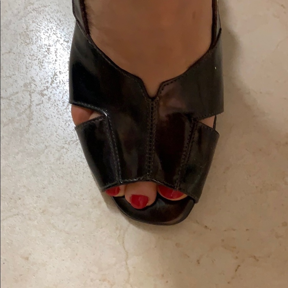 Metallic Dark brown Donald Pliner high heels shoe